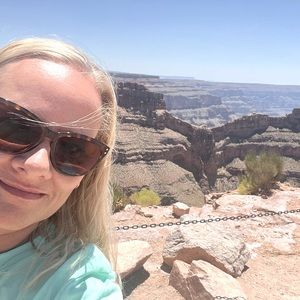 Meet your Posher, Vicky